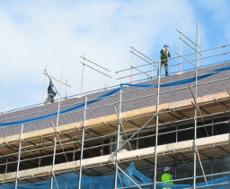 Scaffolders above the roof of the Victoria Dock development - geograph.org.uk - 374663